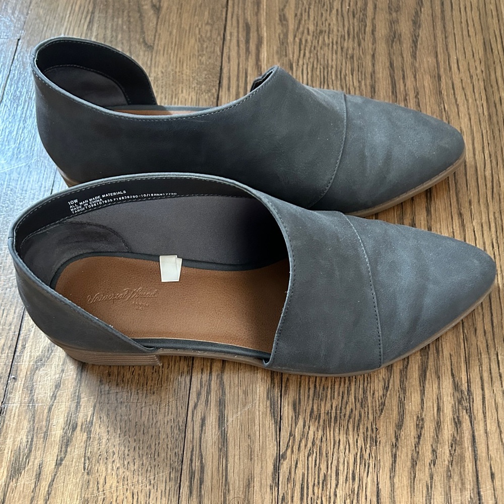 EUC 10W Wide Universal Thread Gray Vegan Suede Shootie Flat with cut out - Picture 4 of 10